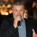 Skandal na nastupu šerifa konjevića Dečko iz publike skočio na binu, pevač nasrnuo na njega!