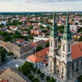 Gradski sat ponovo otkucava: Proradio časovnik na zgradi nekadašnjeg Magistrata u Pančevu
