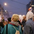 Ne zna se gde su privedeni: Građani proveli noć ispred jedne policijske stanice, sad idu do druge