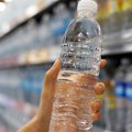 Ni slučajno je ne uzimajte na 37 stepeni: Popularna i jeftina voda može da bude opasna po zdravlje