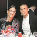 Mirka i Vujadin Savić zajedno na slavlju: Nakon drame glumica u korsetu i sa golim ramenima - sve oči bile uprte u njih (foto)…