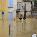 (Foto) Crveni alarm na zapadu Francuske: Oluja Pedro donosi nove padavine, hiljade domaćinstava bez struje