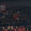 Sve je "vrelije" pred početak derbija: Grobari poveli navijanje u Areni, Delije ih odmah utišale