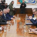 Počele konsultacije Vučića sa predstavnicima stranaka