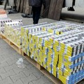 (Foto) Krio u vozilu skoro 2.000 bokseva cigareta vrednih više od dva miliona dinara: Uhapšen Pančevac (40)