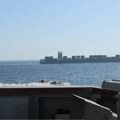 Pogledajte - Amerikanci rešetali iranski brod: Razarač otvorio vatru na Tousku, marinci preuzeli kontrolu! (video)