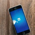 LinkedIn uvodi drastične kazne za tekstove koje piše AI
