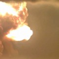 Nebo se zacrvenelo, kuće se tresle: Pogledajte kako Bezosova raketa nestaje u vatrenoj kugli, snimak obišao svet