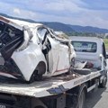 Teška saobraćajka na auto-putu kod Požege: Jedna osoba poginula, dve povređene; Automobil smrskan