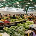 Zbog visokih temperatura na pijaci "Zeleni venac" manje prometno nego inače