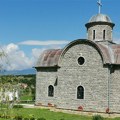 Opljačkana crkva u Osojanu kod Peći, lopovi odneli bakarne oluke i novac