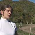Nije ni punoletna, a pravi je biznismen: Ema (17) iz Gornjeg Milanovca je devojka koja je ljubav prema konjima pretočila u…