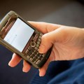 Telefoni koji su bili stvar prestiža ponovo su u modi: Čuveni Blackbarry se vraća na tron, internet preplavili snimci ovog…