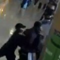 Pojavio se snimak kako olimpijska šampionka tuče svog partnera na aerodromu: Zbog ovoga je uhapšena