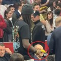 Матијас Лесор витлао бананом пред крцатом ареном! Погледајте сраман гест Француза као одговор на увреде навијача Звезде