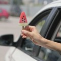 Testirali su različite metode da brzo rashladite auto koji je satima stajao na suncu - "japanska" je apsolutni pobednik…