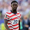 FIFA preinačila crveni karton Balogunu, UEFA žestoko reagovala