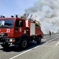 Veliki požar u Zagrebu: Vatrogasci spasili jednu osobu, gust dim se vidi izdaleka