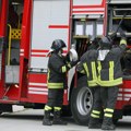 Žena povređena u požaru kod Čačka: Vatrena stihija došla do kuća