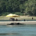 Pogledajte kako se Rumuni provode tamo gde je sve presušilo: Ovakvu žurku Dunav još nije video