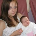 Imala je 11 godina kada je rođenom bratu rodila dete: O svemu ćutala godinama, a onda je otkrila jezivu istinu