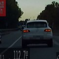 Presretači kod Kule zaustavili vozača "poršea" – vozio 112 na sat i preticao preko pune linije