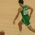 NBA liga videla najneregularniji koš ikada postignut: Svi se pitaju kako su sudije ovo priznale