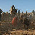 Zemljotres u Avganistanu: Trka s vremenom, traga se za preživelima
