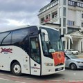 Nasrnuo na sveštenika i okačio zastavu „OVK“ na srpski autobus u Prizrenu