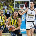 Partizan gubi na poluvremenu: Fener bombarduje trojkama crno-bele! (video)