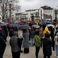 Protest na gradskom trgu u Inđiji: Učenici Tehničke škole dali izjavu u policiji zbog pokušaja blokade škole