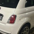 Ako vidite ovaj auto, odmah zovite policiju!