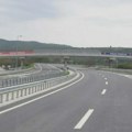 Nova ekonomija: Kinezi nam tri puta povećali cenu auto-puta do Novog Sada, Srbija zajmi još 300 miliona evra samo za prvi deo