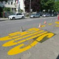 Radovi na obeležavanju horizontalne signalizacije na više lokacija u gradu (FOTO)