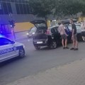 Udes kod tržnog centra „Roda“: Sudar dva automobila, uviđaj u toku