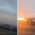 Ratni avion se srušio pred posetiocima aeromitinga: Užasne scene, pilot poginuo, pogledajte jeziv snimak (Video)