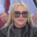 Slavlje u domu sofije Janjićijević Torta sa posebnom posvetom, posluženje i zdravica: Volim te beskrajno