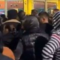 Haos pred meč Partizana u Evroligi: Navijači kisnu i čekaju pola sata na ulaz u Arenu, nezadovoljstvo kulja