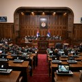 Poslanici danas nastavljaju raspravu o prvih osam tačaka dnevnog reda