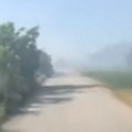 (Foto, video) Dim se širi neverovatnom brzinom! Vatra buknula na deponiji u Crvenki