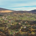 Ukida se opština čiji načelnik zarađuje 3.300 evra mesečno! Meštani u transu: "Samo da se rešimo domaćih uhleba", evo šta se…