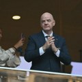 Infantinov ugljenični otisak: Predsednik na utakmice putuje privatnim avionom dok FIFA priča o ugljenično neutralnom Mundijalu…