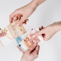 Dinar bez bitnijih promena prema evru, ojačao u odnosu na dolar