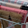 Sušite veš u stanu tokom jeseni? Možete da upropastite zidove, a uz 5 pravila sprečićete vlagu
