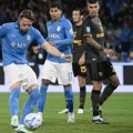 Napoli tri puta vodio, ali Roma nije izgubila