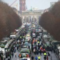 Hiljade na protestu poljoprivrednika u Berlinu, ministar izviždan