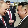 Putin prekršio sporazum Predsednik Rusije poklonio automobil Kim Džong Unu