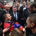 Vučić tvrdi da je lično insistirao da se radnicima kuršumlijske fabrike povećaju plate