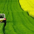 Za vožnju traktorom obavezna kabina ili zaštitni ram (AUDIO)