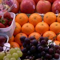 Koje voće u marketima je najprljavije i kako ga bezbedno jesti